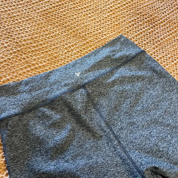 Heather Grey Old Navy Flare Leggings - Picture 2 of 3